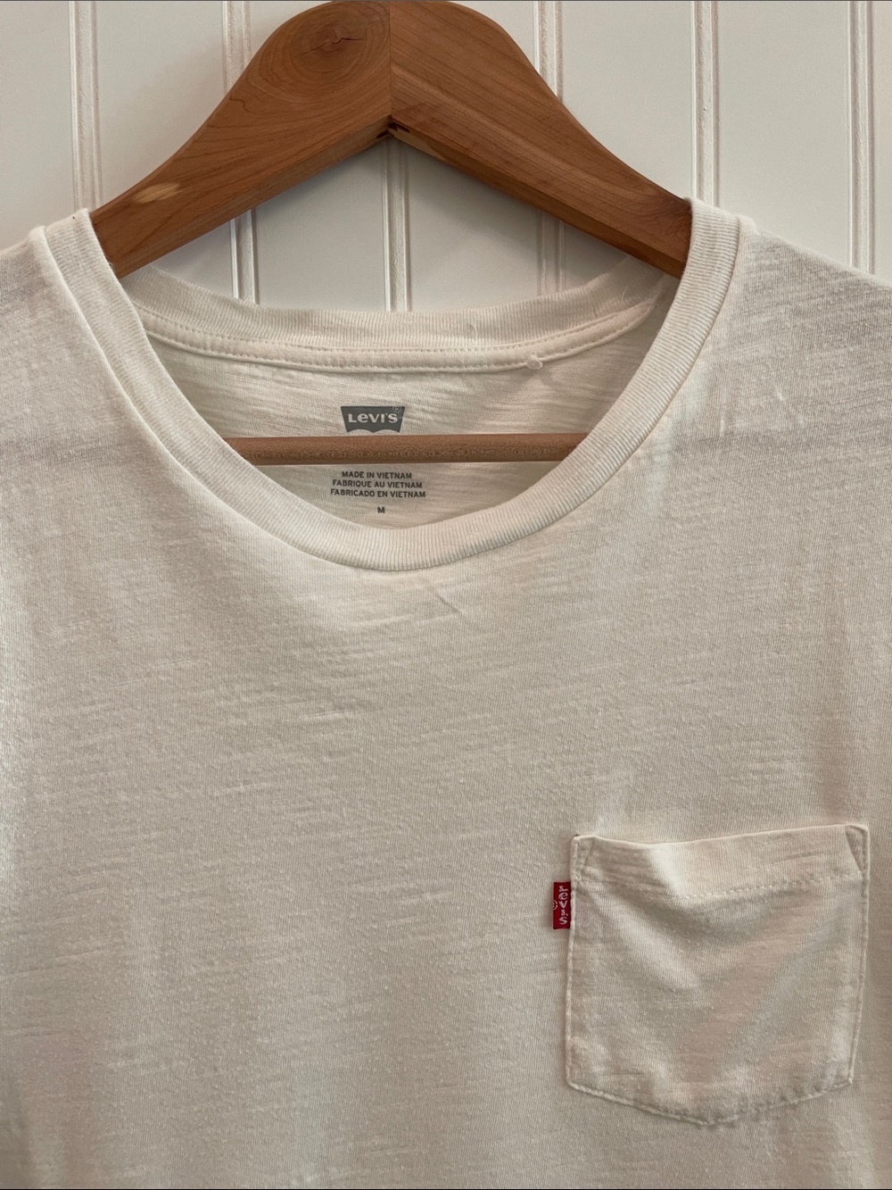 Levi's White Pocket Short-Sleeve Crewneck Tee - Picture 2 of 3